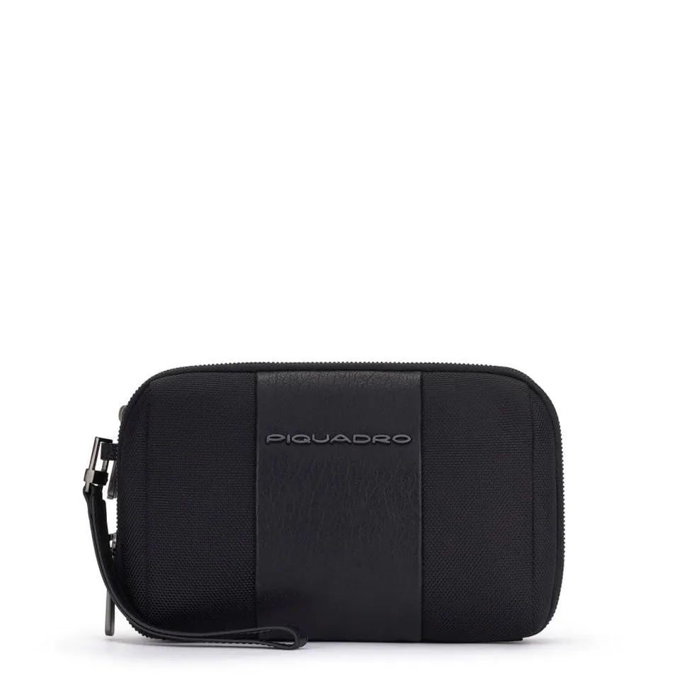 piquadro-pochette-3-scomparti-portacarte-uomo-in-tessuto-riciclato-e-pelle-nero image 1