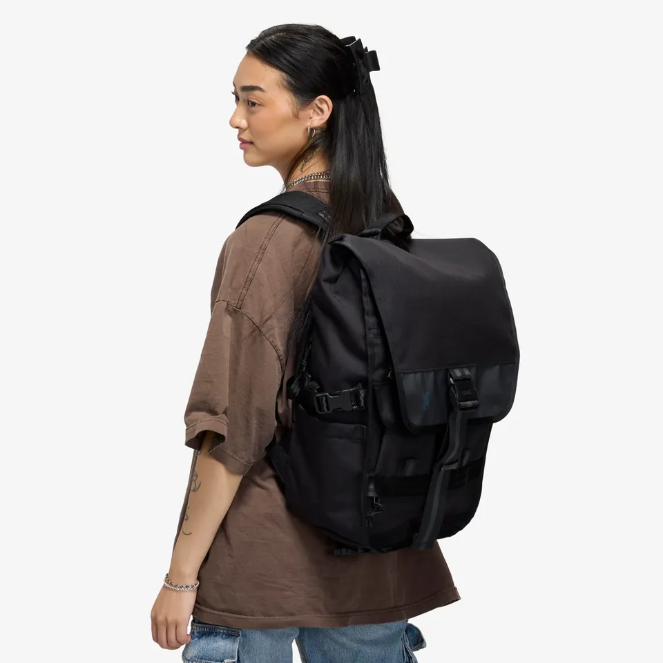 chrome-industries-warsaw-30l-pack-zaino-versatile-per-il-commuting-e-i-viaggi-co image 1