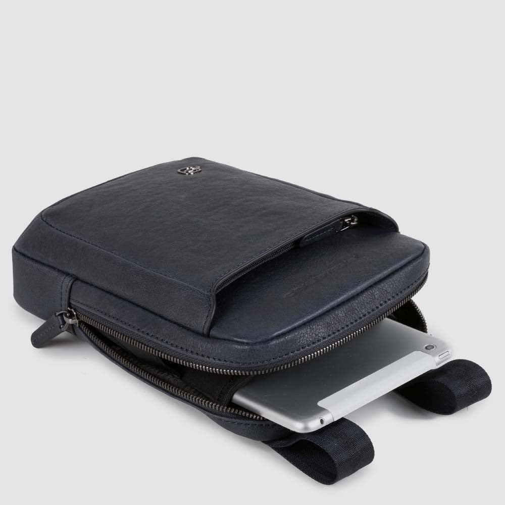 piquadro-borsello-in-pelle-compatto-ed-elegante-con-porta-ipad-mini-per-uomo image 2