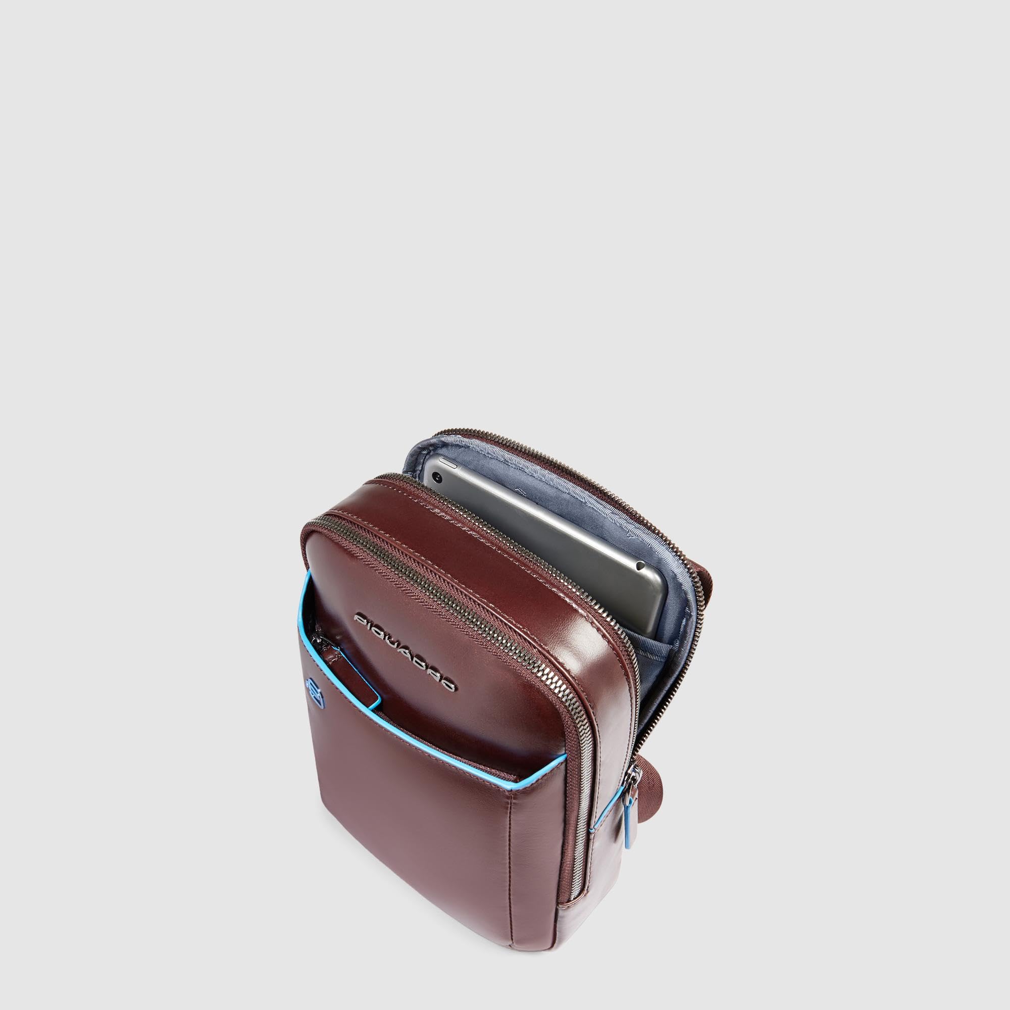 piquadro-blue-square-borsello-in-pelle-per-ipad-mini-con-tasca-airpods-e-rfid image 4