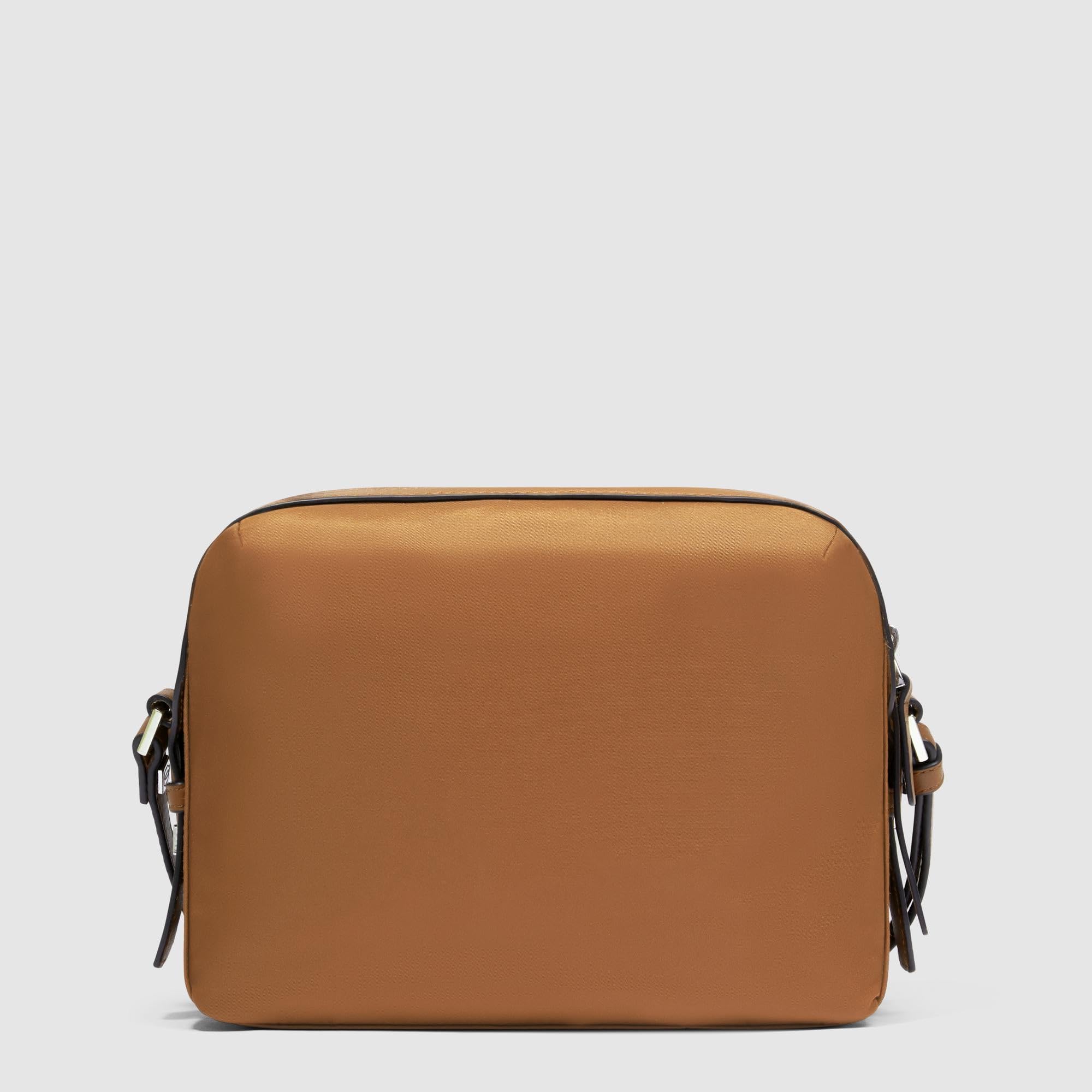 piquadro-borsa-a-tracolla-donna-linea-circle-in-pelle-e-tessuto-riciclato-due-sc image 4