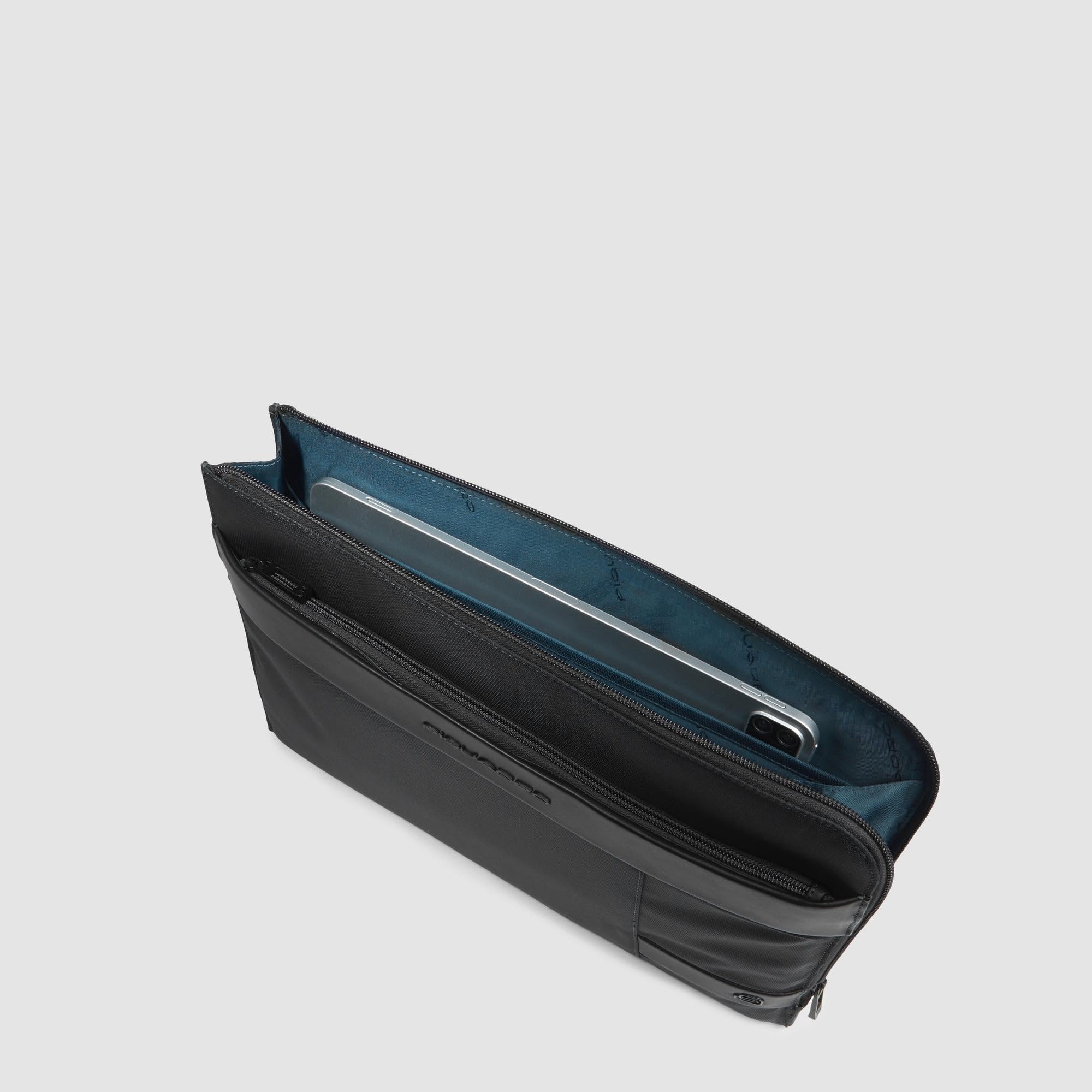 piquadro-custodia-porta-pc-13-3-in-pelle-e-tessuto-nero-con-manici-a-scomparsa-r image 4