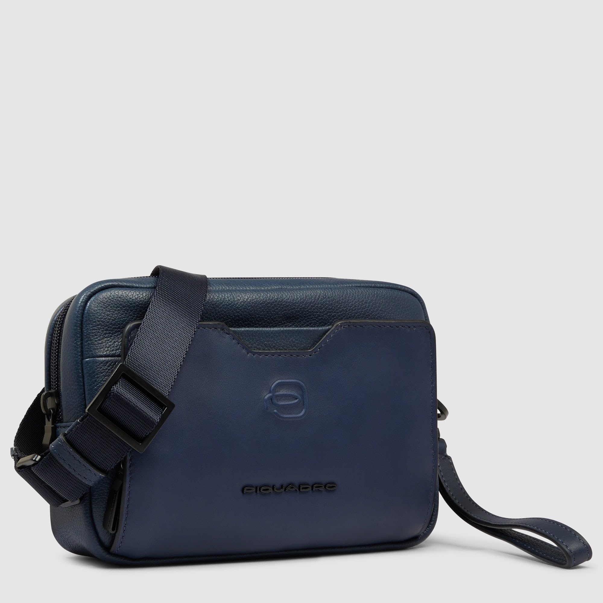 piquadro-pochette-uomo-in-pelle-blu-con-due-divisori-tracolla-rimovibile-e-desig image 2