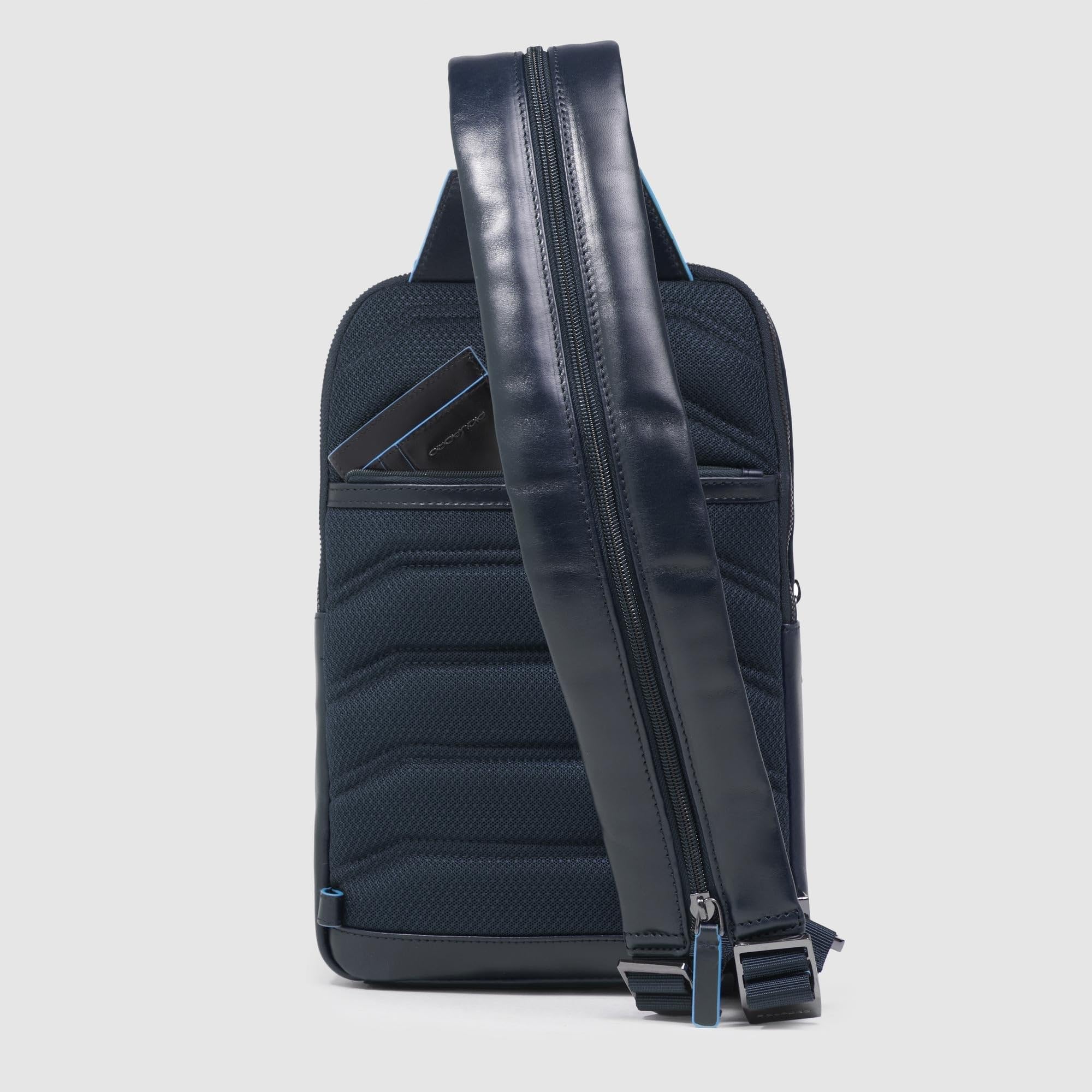piquadro-borsa-monospalla-convertibile-in-zaino-in-pelle-per-uomo image 4