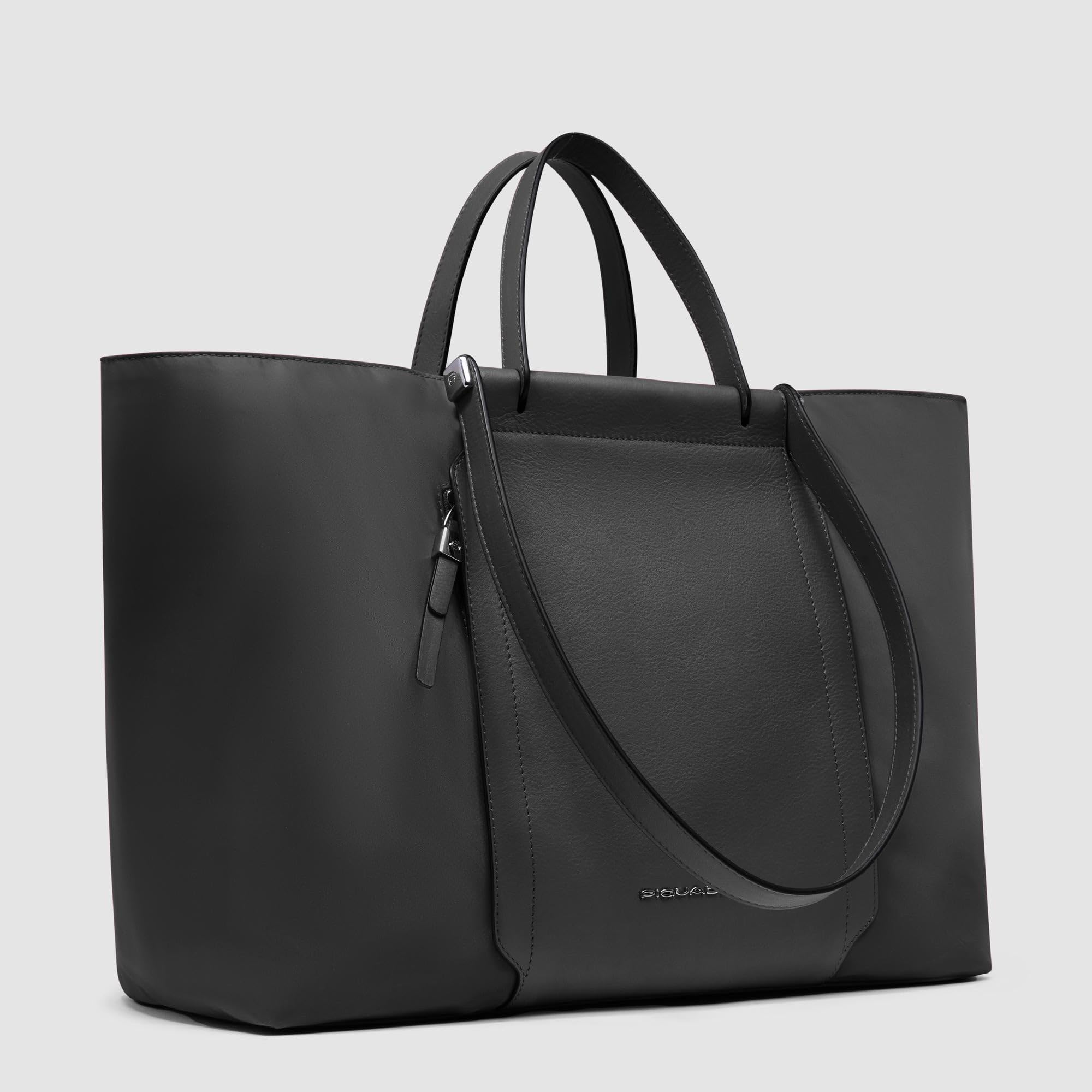 piquadro-shopping-bag-pieghevole-in-pelle-e-tessuto-riciclato-con-porta-pc-15-6- image 2