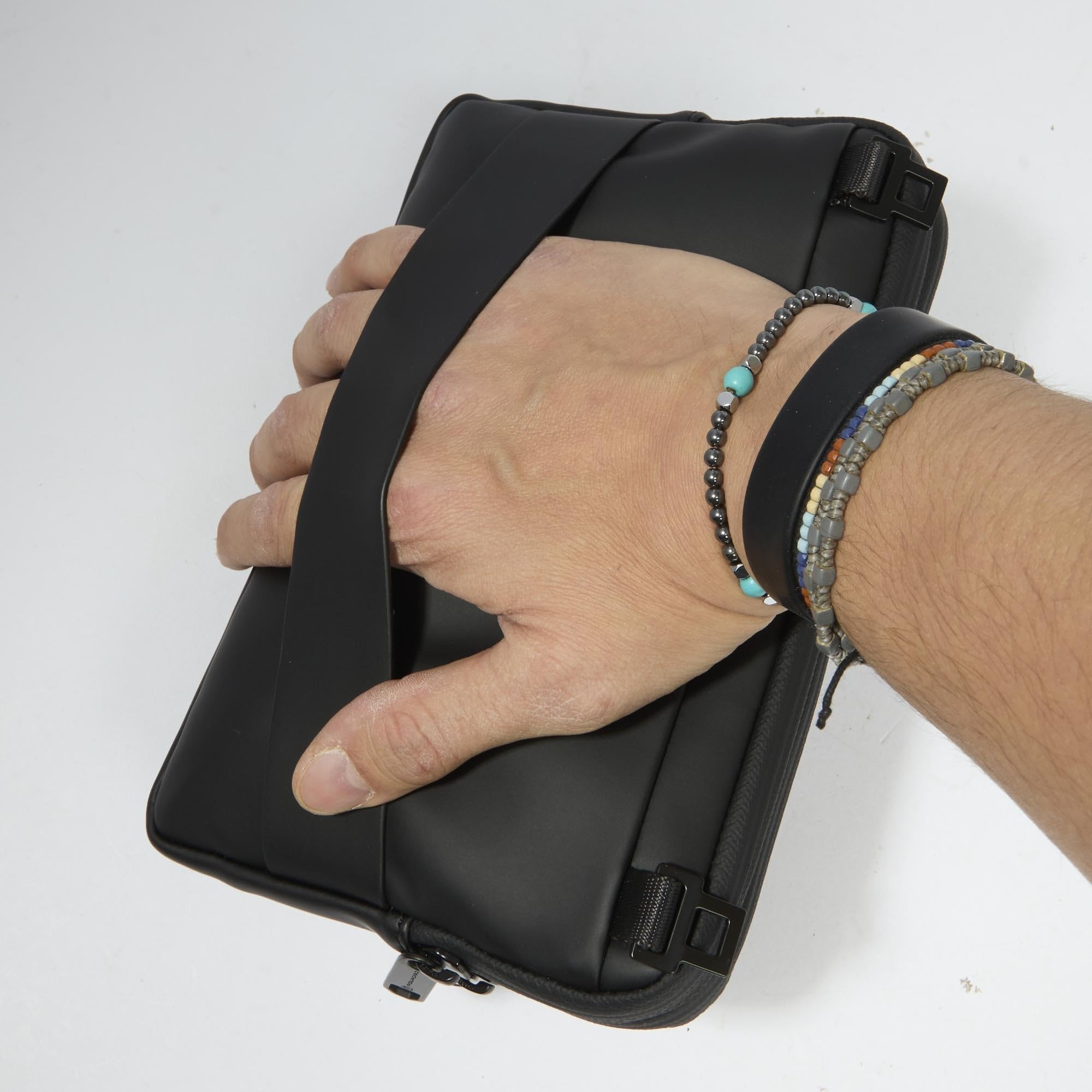 piquadro-pochette-impermeabile-porta-ipad-mini-con-tracolla-rimovibile image 6
