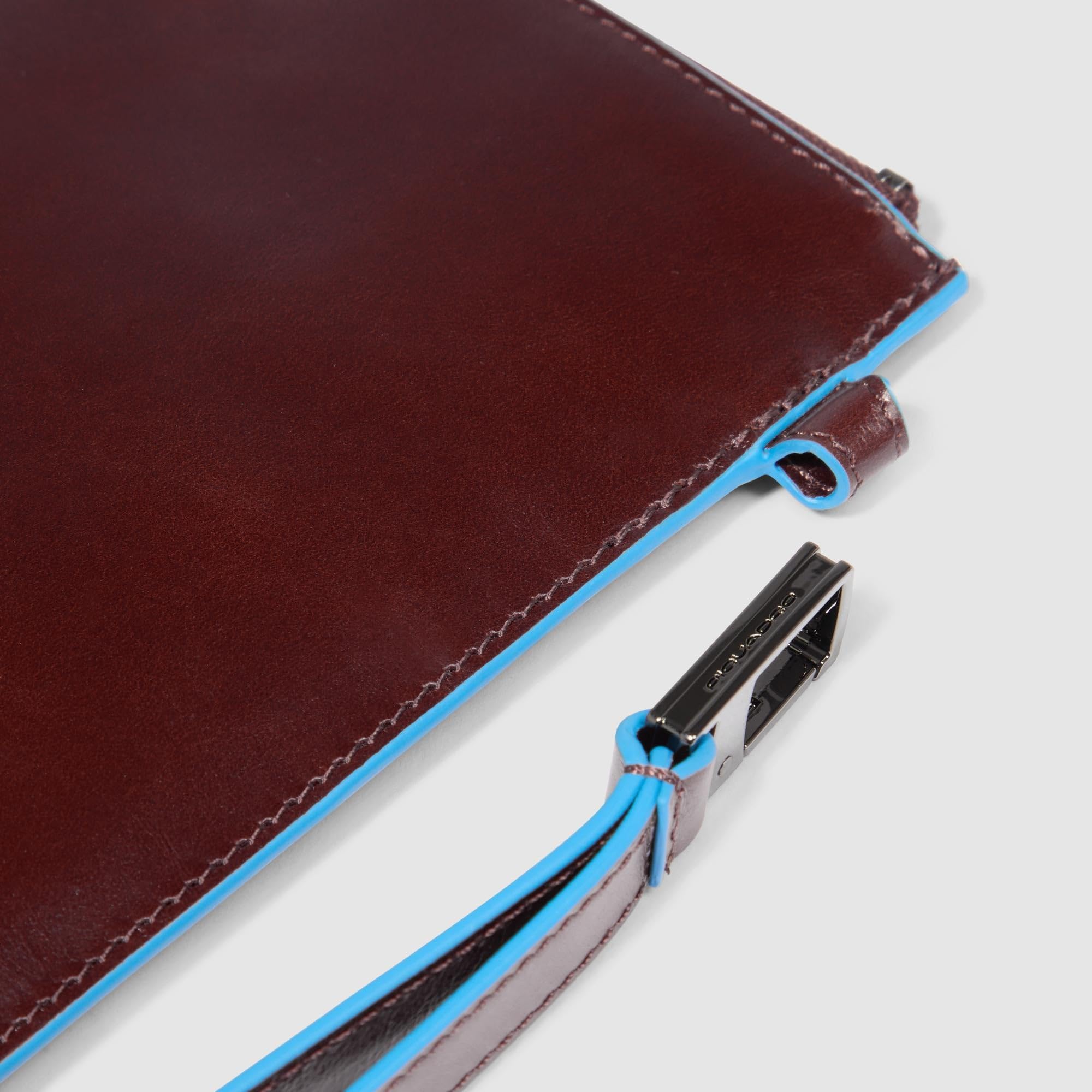 piquadro-blue-square-pochette-porta-tablet-mini-in-pelle-uomo-mogano-con-cinturi image 5
