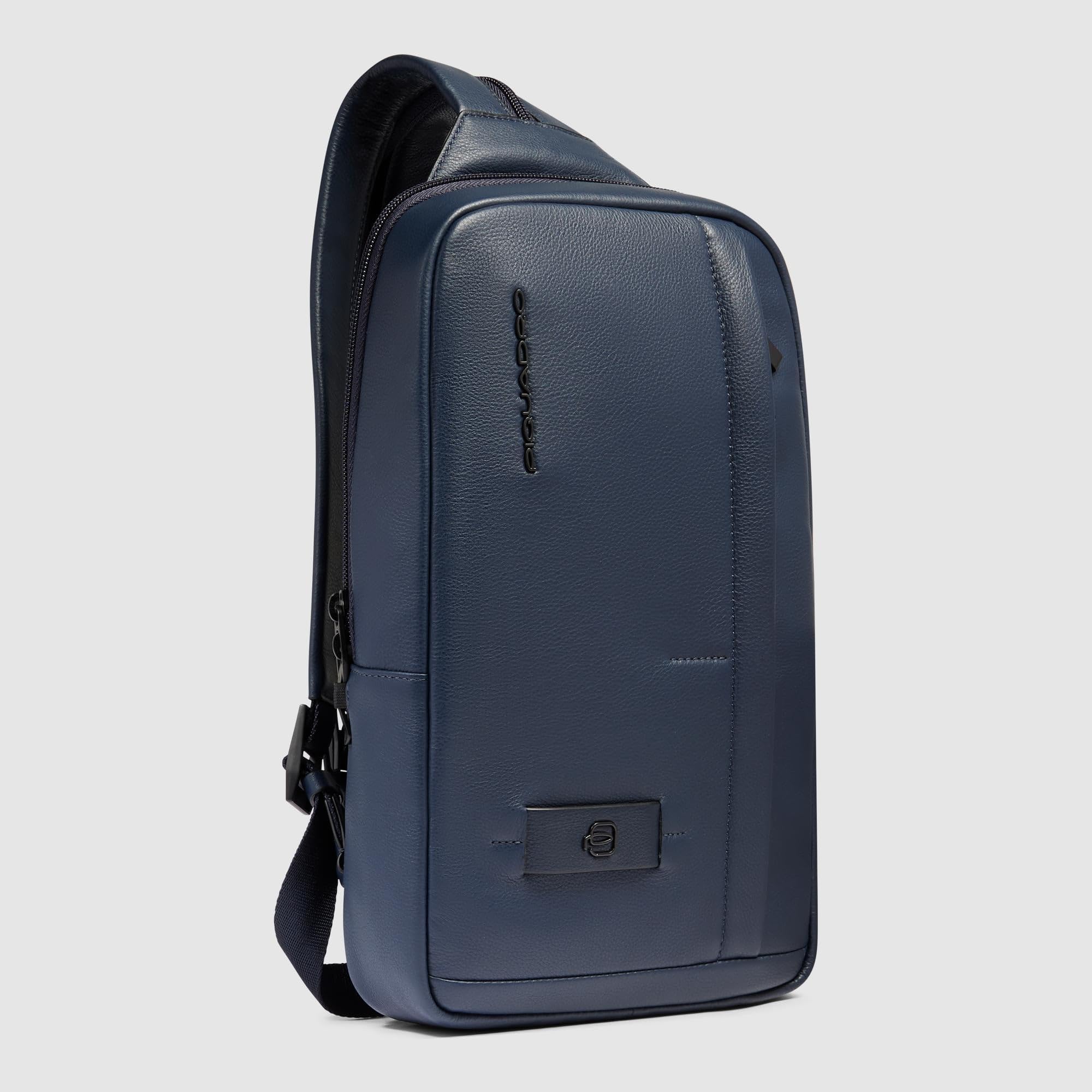 piquadro-zaino-monospalla-uomo-convertibile-porta-ipad-con-cinturino-ergonomico image 2