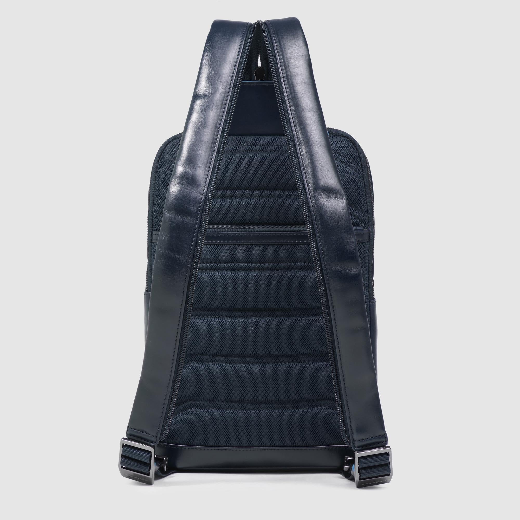 piquadro-borsa-monospalla-convertibile-in-zaino-in-pelle-per-uomo image 5