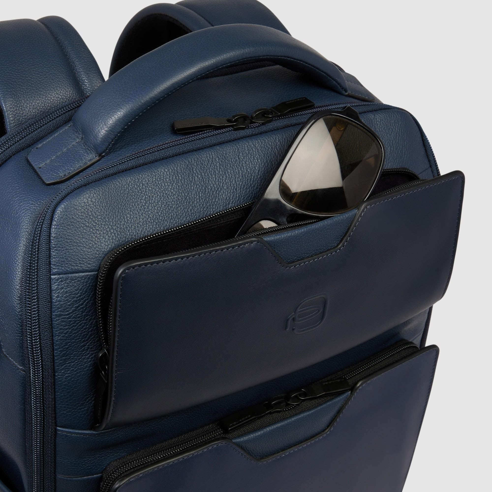 piquadro-zaino-da-viaggio-in-pelle-porta-pc-15-6-con-protezione-shock-absorber-e image 7