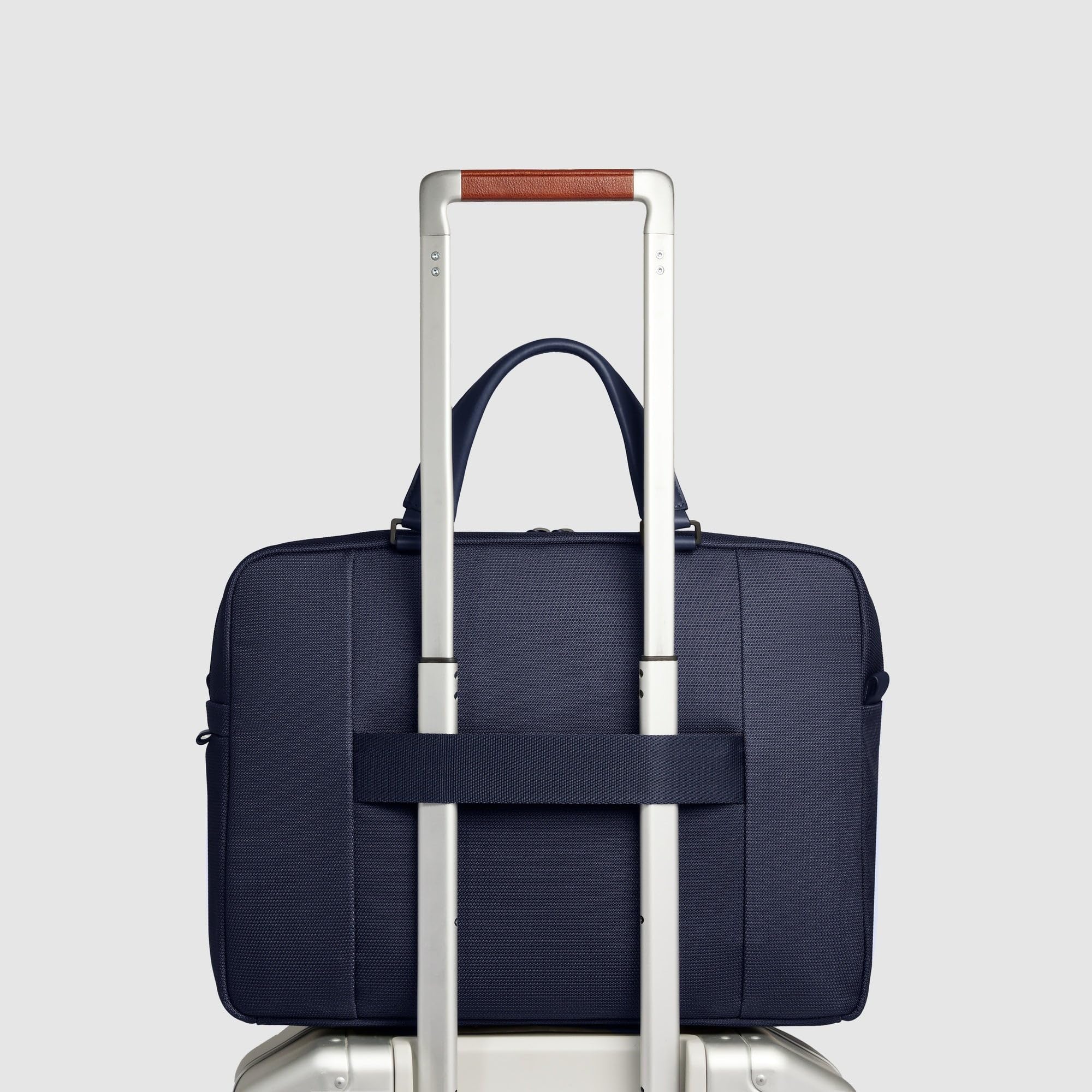 piquadro-borsa-da-lavoro-uomo-per-pc-15-6-in-pelle-e-tessuto-riciclato-con-prote image 3