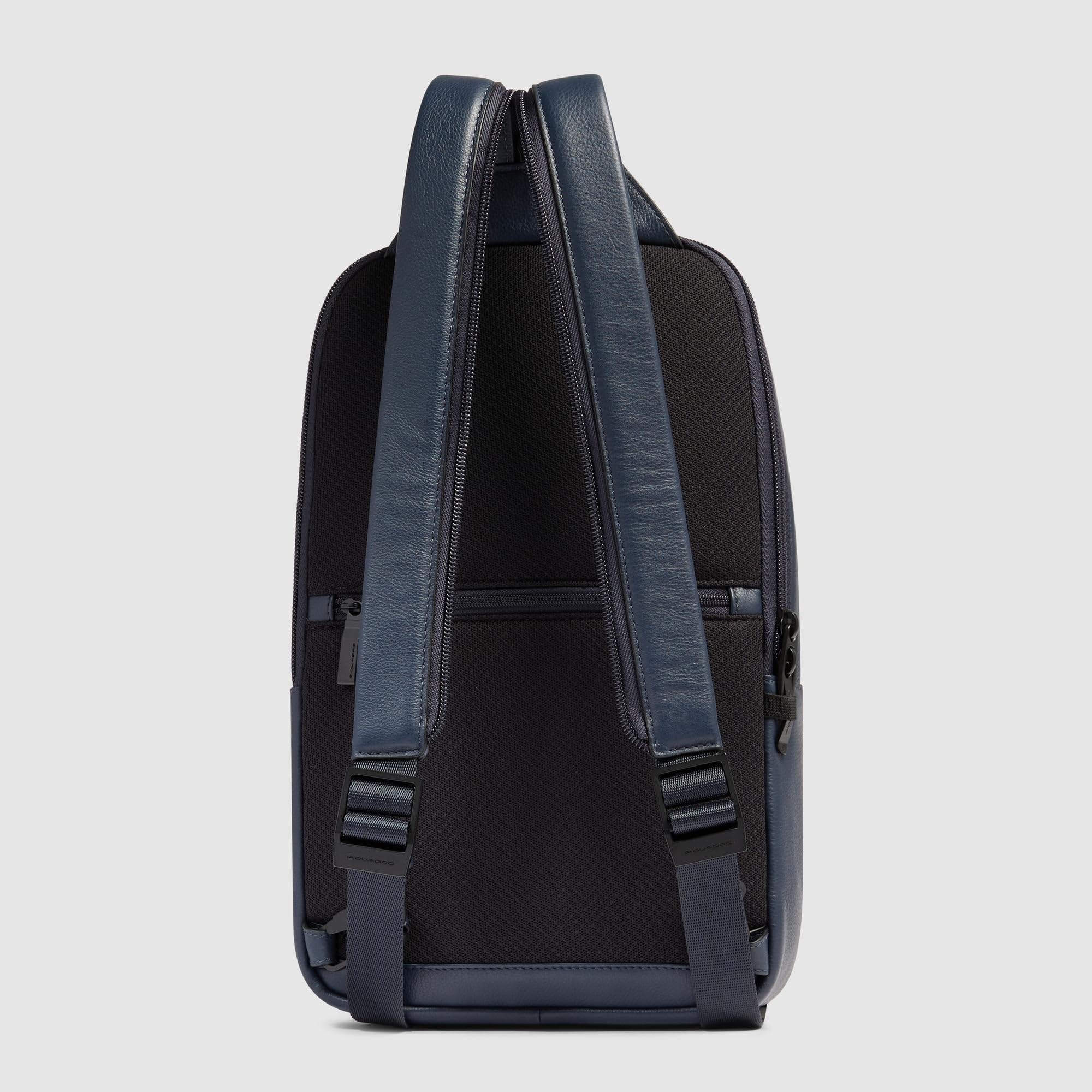 piquadro-zaino-monospalla-uomo-convertibile-porta-ipad-con-cinturino-ergonomico image 3