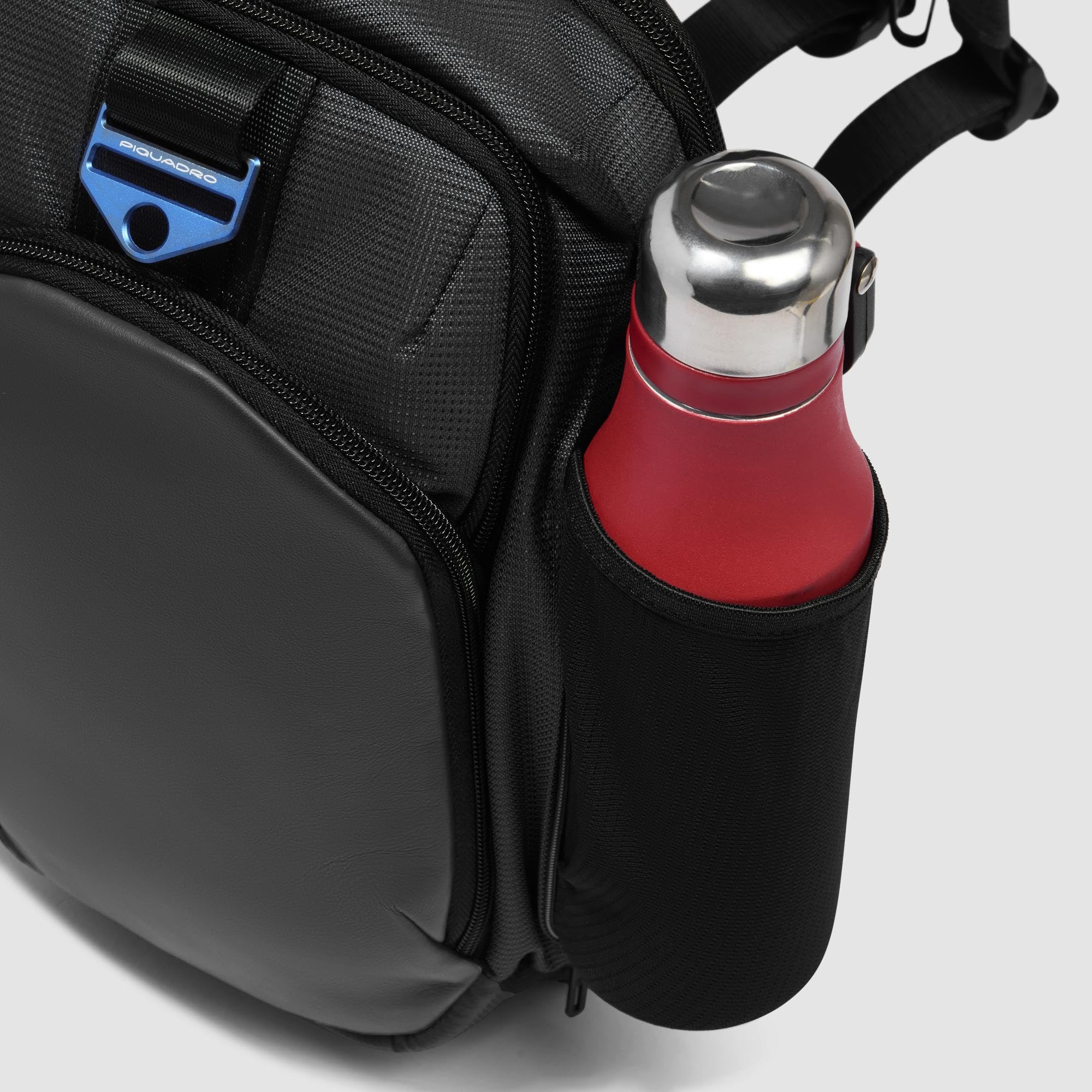piquadro-zaino-monospalla-uomo-per-ipad-mini-cinturino-ergonomico-vani-organizza image 5