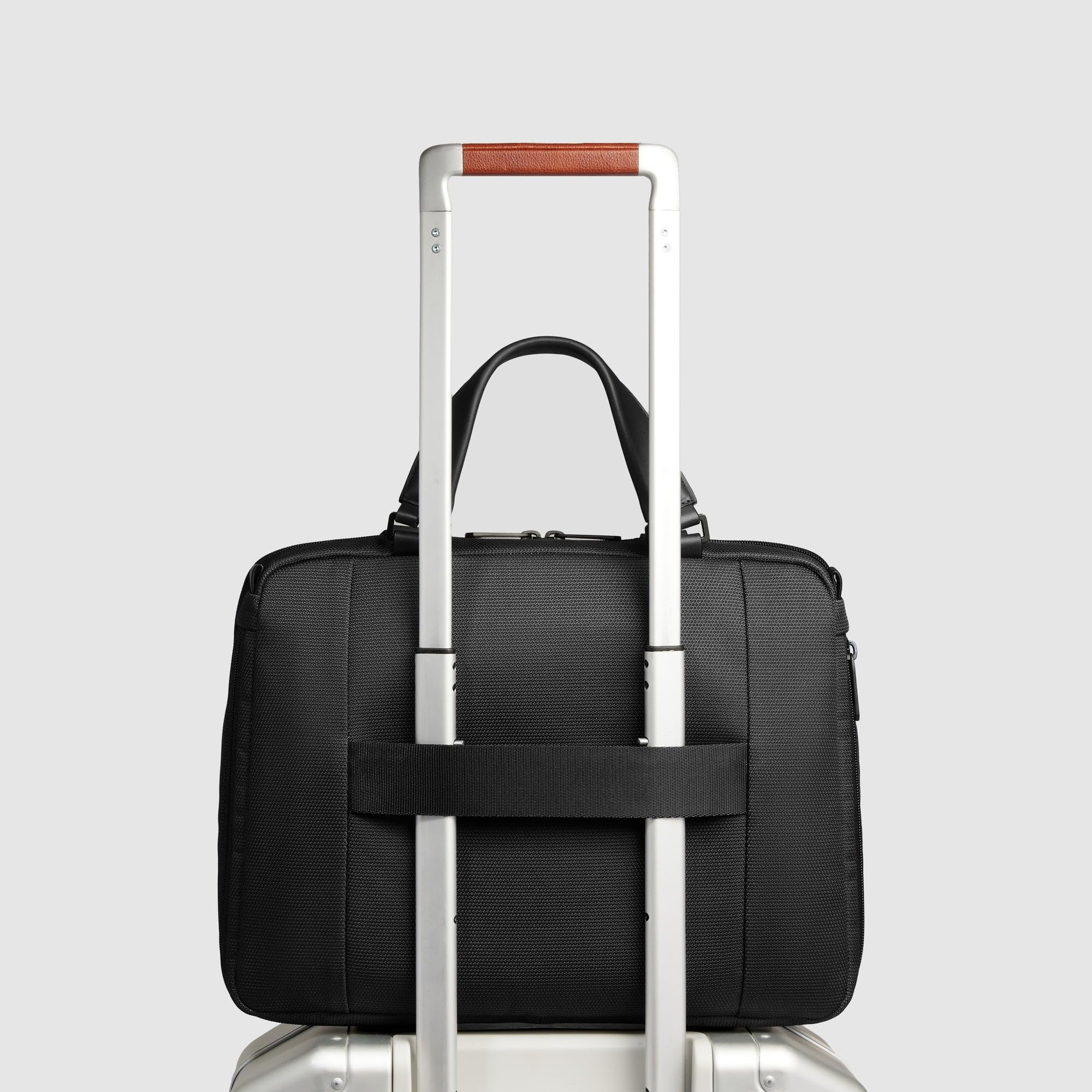 piquadro-borsa-da-lavoro-uomo-espandibile-in-pelle-e-tessuto-per-pc-14 image 3