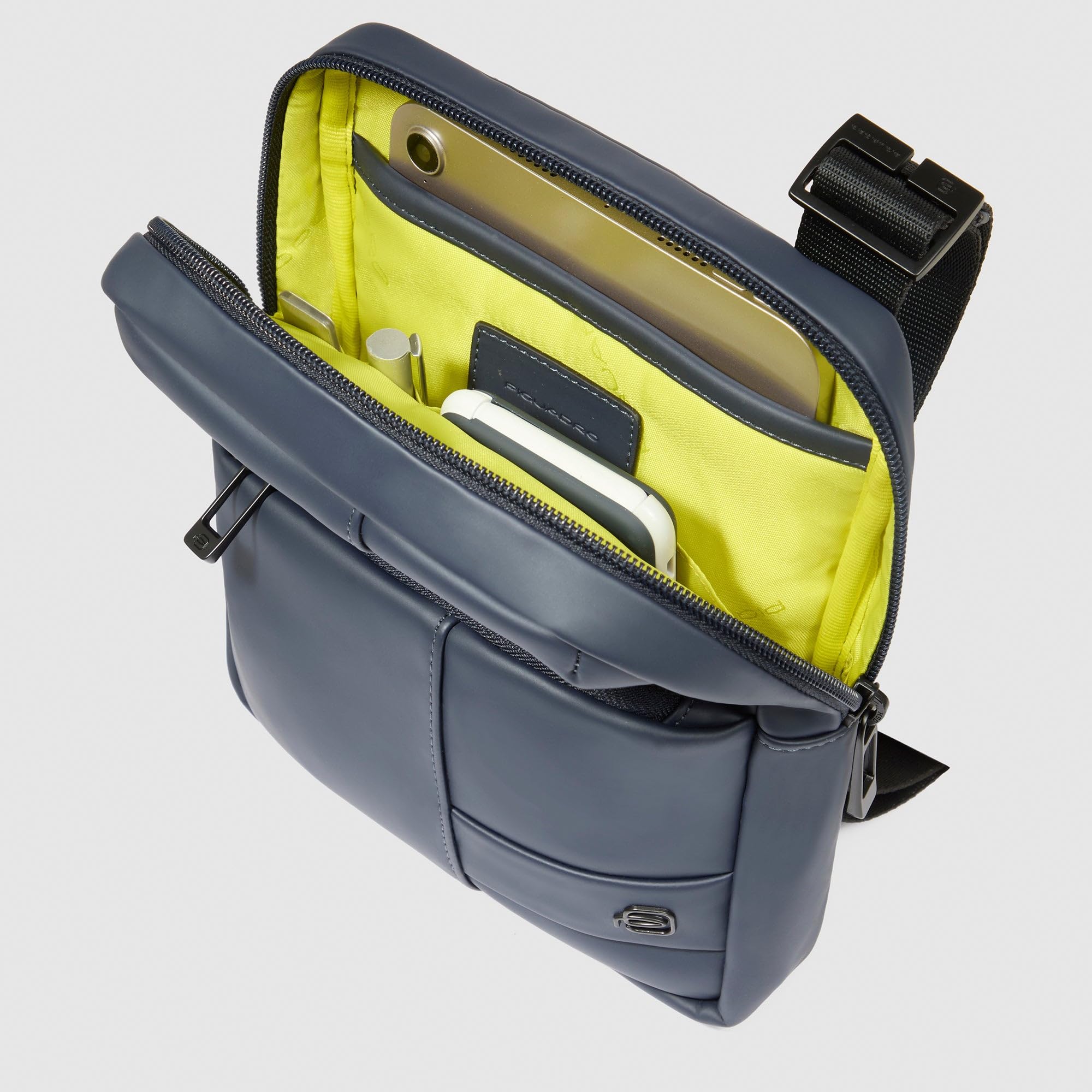 piquadro-borsello-uomo-in-tessuto-gommato-impermeabile-con-protezione-rfid-per-i image 5