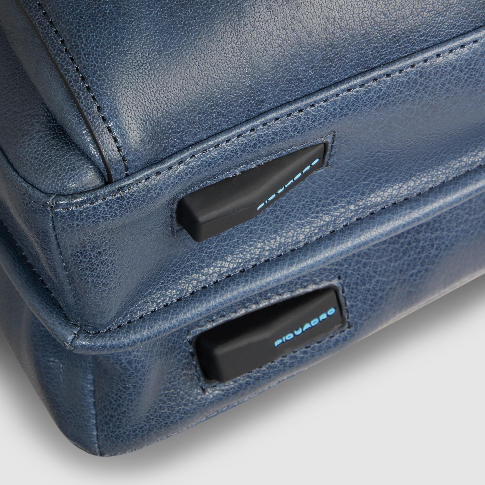 piquadro-ventiquattrore-da-uomo-in-pelle-per-pc-15-6-con-protezione-rfid-e-tasca image 7