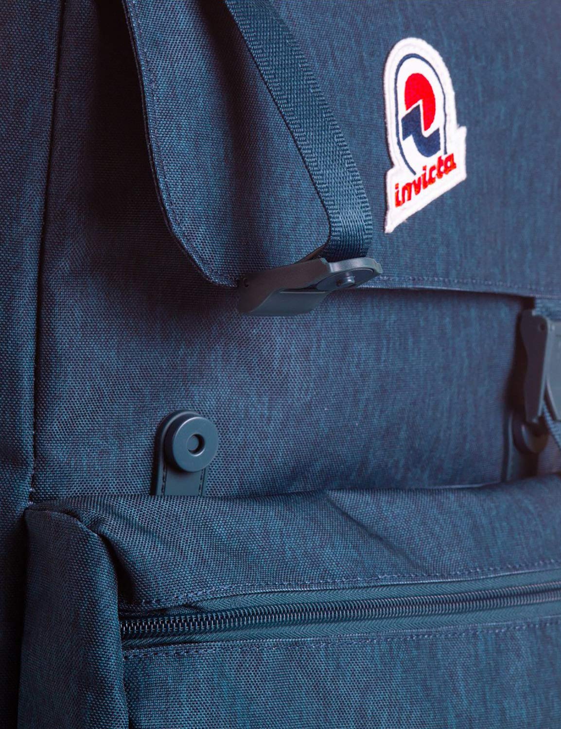 invicta-zaino-jolly-solid-recycled-blu-denim-22-lt-con-tasca-porta-pc-13 image 5