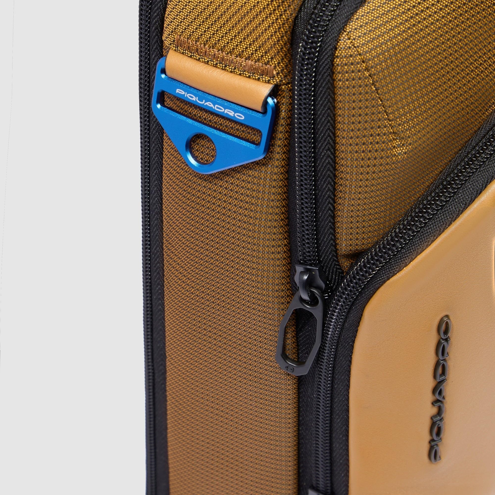 piquadro-zaino-monospalla-uomo-per-ipad-mini-antifurto-rfid-tessuto-riciclato-e- image 4