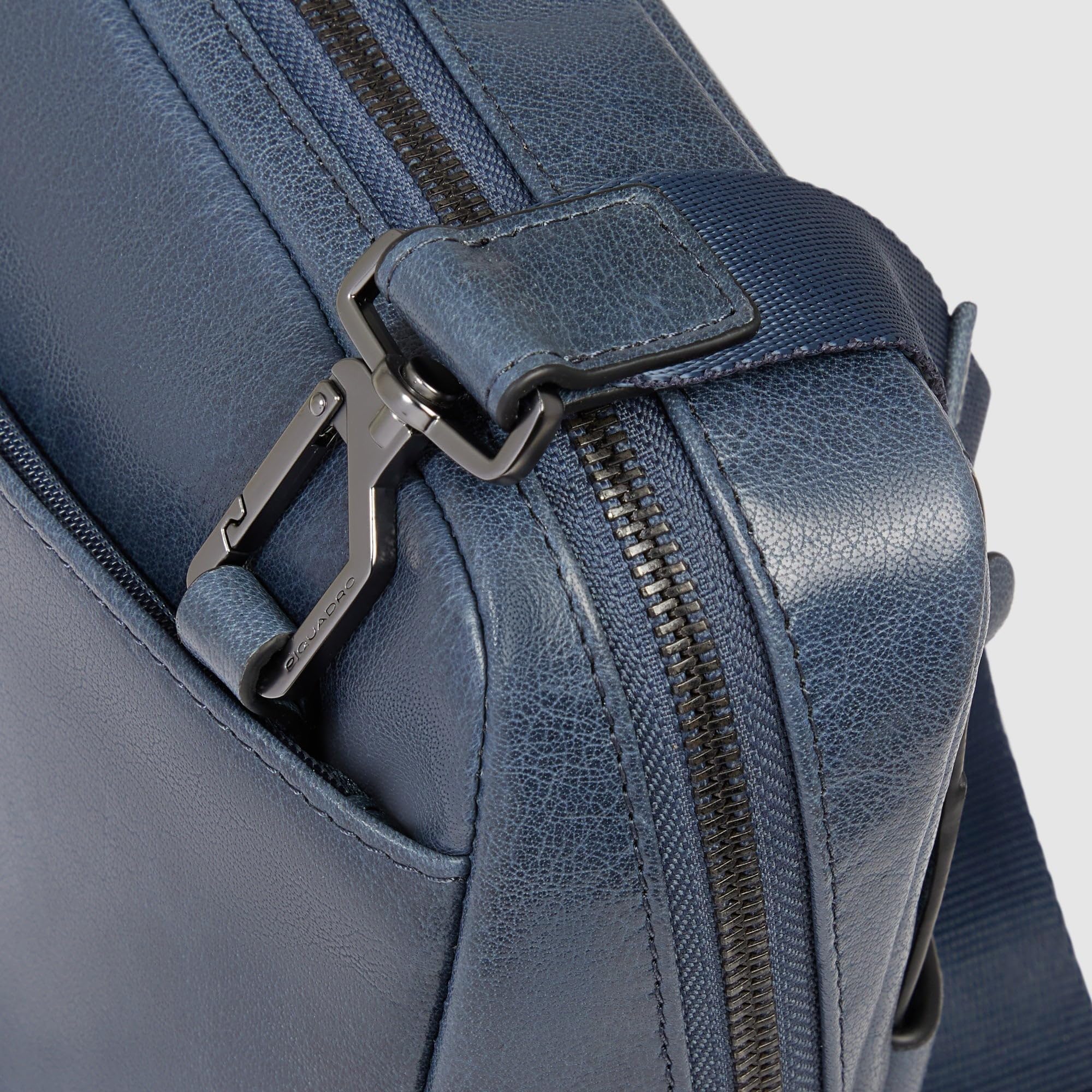 piquadro-tracolla-uomo-in-pelle-personalizzabile image 7