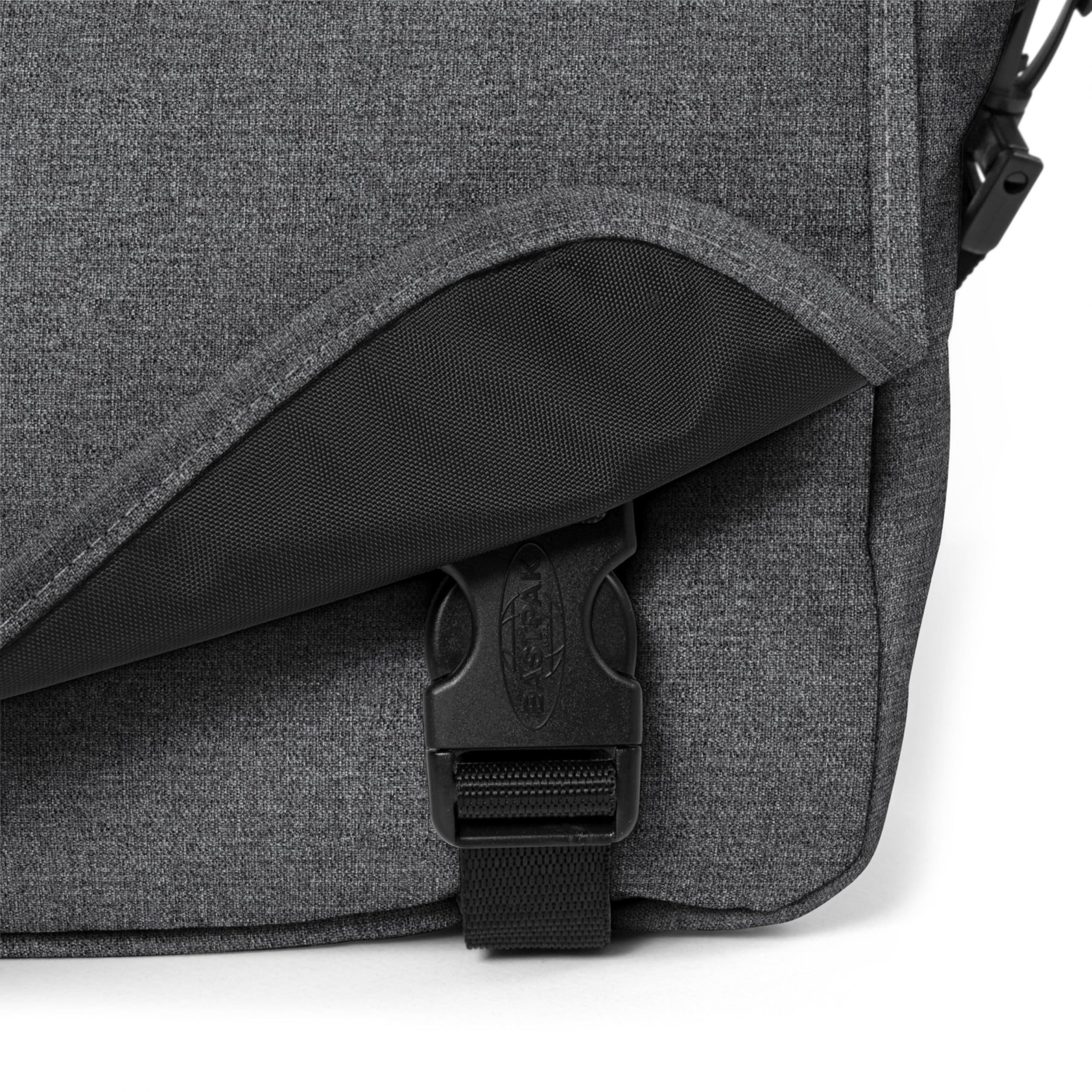 borsa-messenger-eastpak-jr-11-5-l-grigio-denim image 6