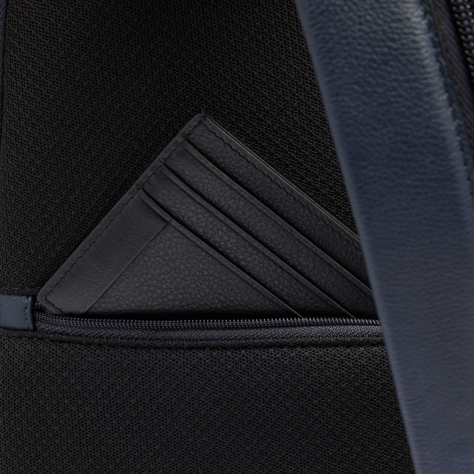 piquadro-zaino-monospalla-uomo-convertibile-porta-ipad-con-cinturino-ergonomico image 7
