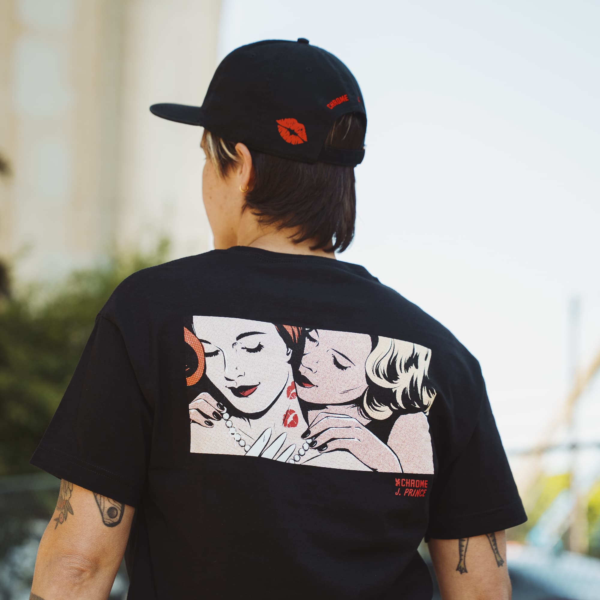 chrome-industries-x-j-prince-pride-tee-maglietta-uomo-in-edizione-limitata image 2